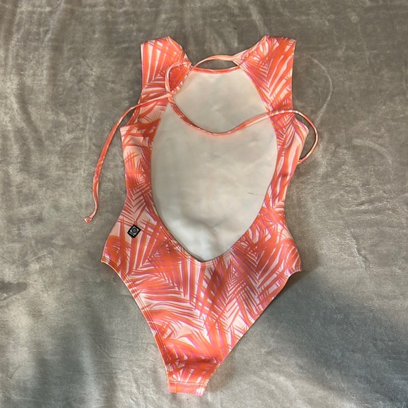 Jolyn x Eryn, Leilani surf suit, size small - Picture 2 of 4